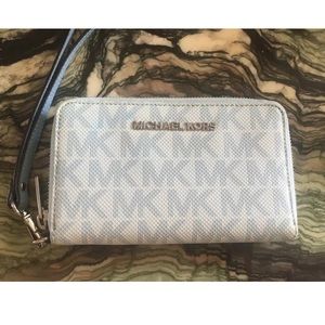 Micheal Kors logo Smartphone Wrislet Wallet